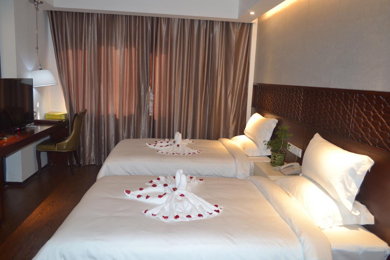 Royal Holiday Hotel Yangon Ngoại thất bức ảnh