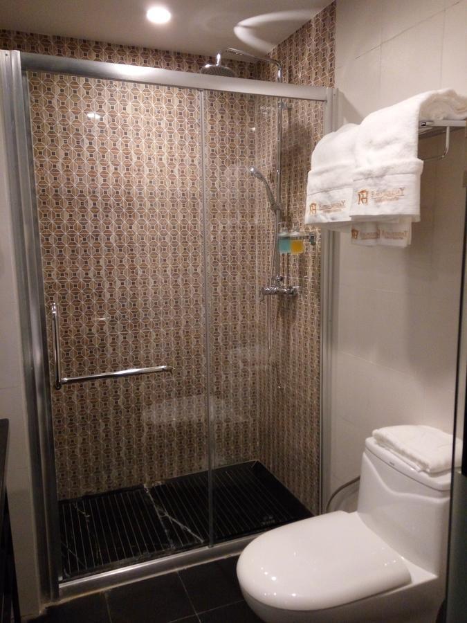 Royal Holiday Hotel Yangon Ngoại thất bức ảnh