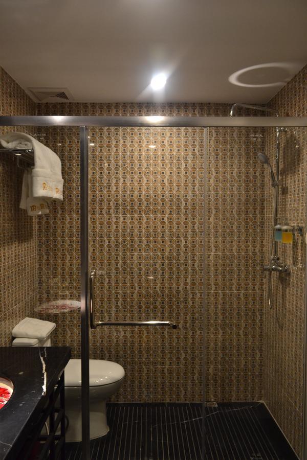 Royal Holiday Hotel Yangon Ngoại thất bức ảnh