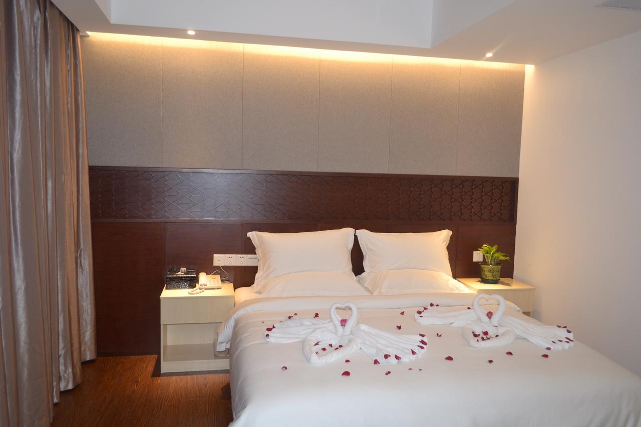Royal Holiday Hotel Yangon Ngoại thất bức ảnh