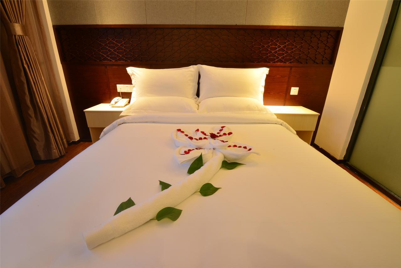 Royal Holiday Hotel Yangon Ngoại thất bức ảnh