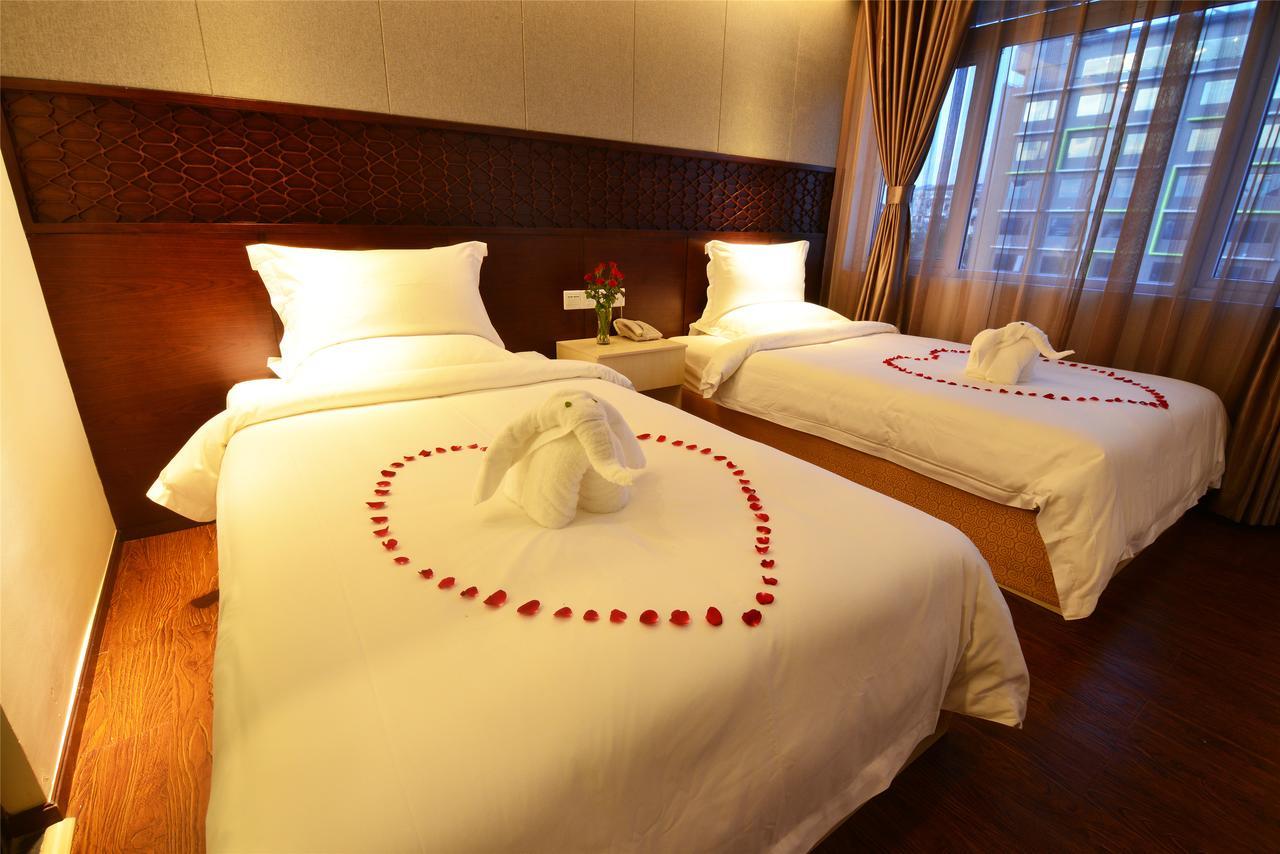 Royal Holiday Hotel Yangon Ngoại thất bức ảnh