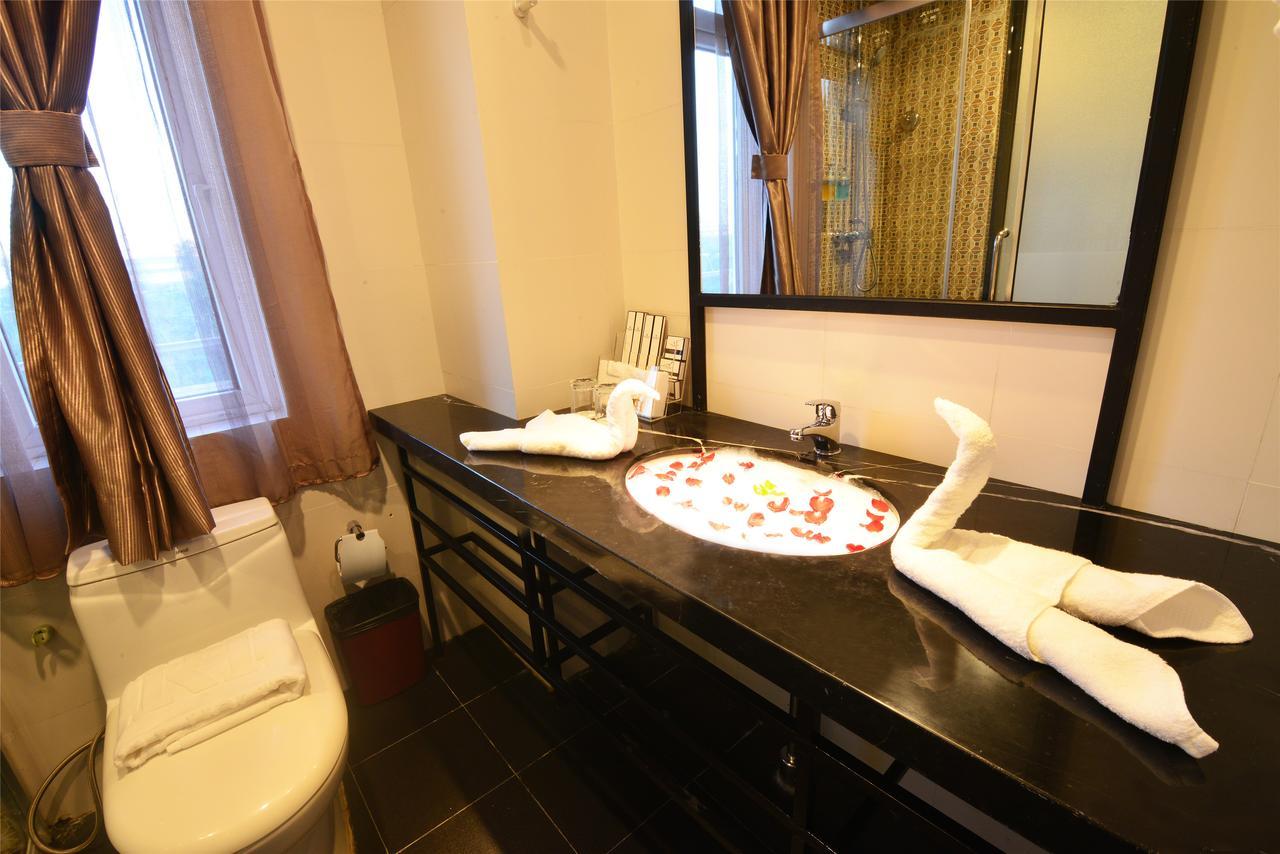 Royal Holiday Hotel Yangon Ngoại thất bức ảnh