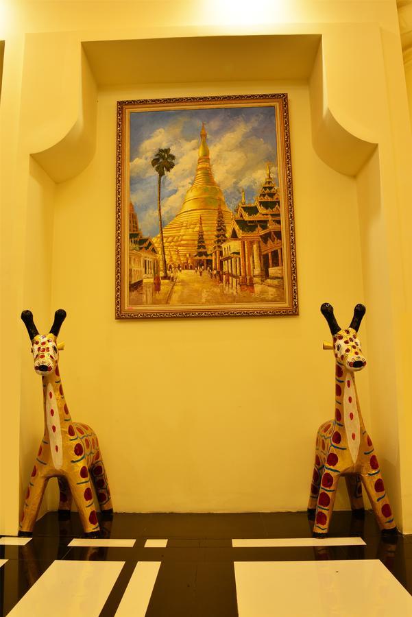 Royal Holiday Hotel Yangon Ngoại thất bức ảnh