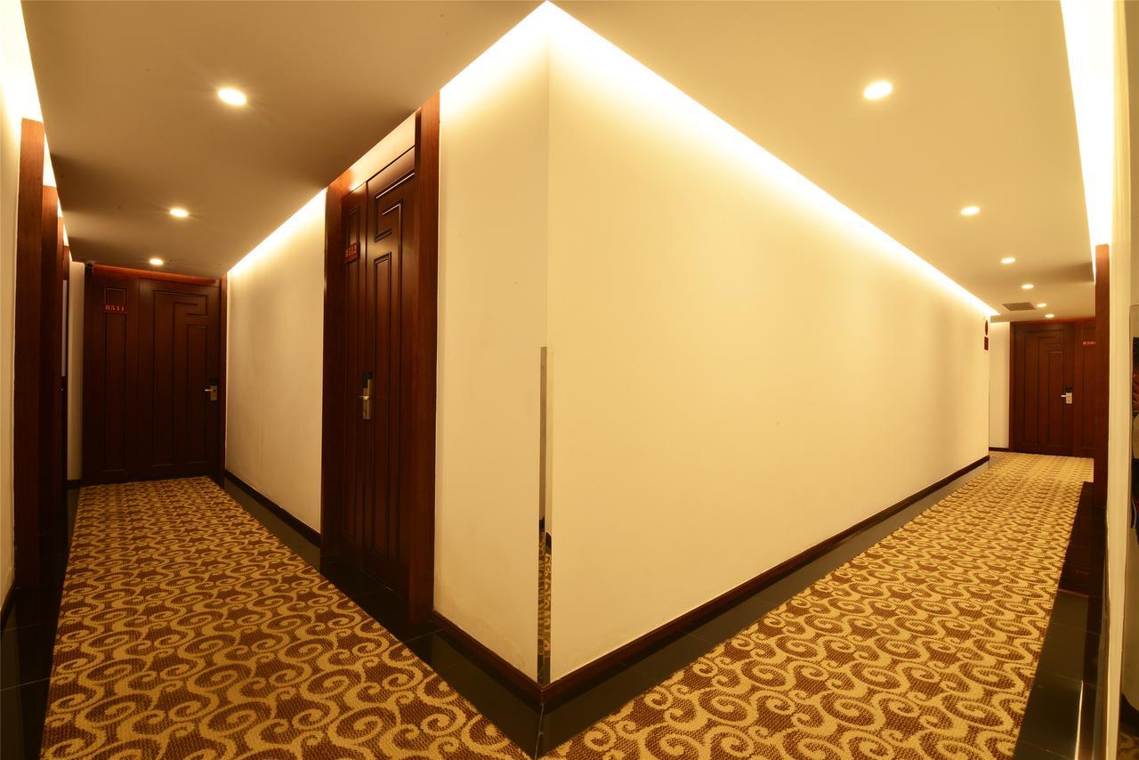 Royal Holiday Hotel Yangon Ngoại thất bức ảnh